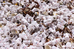 Le isole Tremiti vietano le stoviglie di plastica