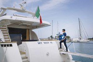 Tannico consegna il vino a bordo