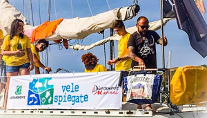 Vele spiegate Legambiente: 11 rifiuti ogni metro