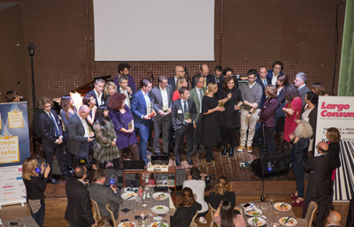 Unieuro vince il premio Insegna dell'Anno 2015/2016 nelle categorie: Elettronica & Informatica; Telefonia (sezione Negozio Web)