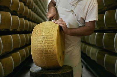 Parmigiano Reggiano presenta il portale Scaglie