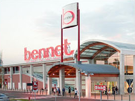Bennet compra sette ipermercati Auchan