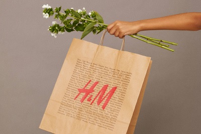 H&M Italia si impegna a ridurre i packaging e sostiene il WWF