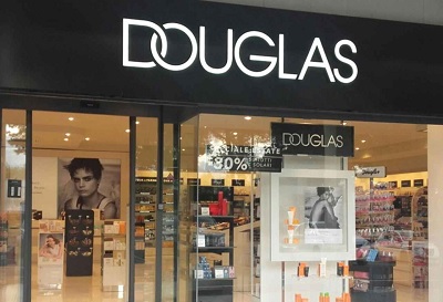 Douglas Italia chiude 128 store