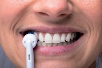La cura dei denti diventa fai da te