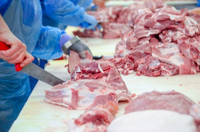 Industria della carne europea: troppo sfruttamento e lavoro in subappalto