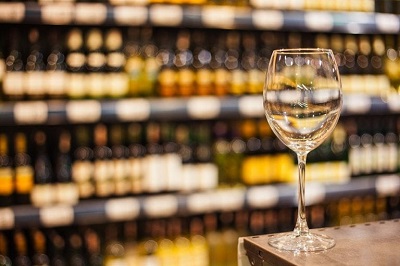 Gli italiani e il vino: nuove abitudini d’acquisto