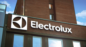 Electrolux, gli operai boicottano le macchinette