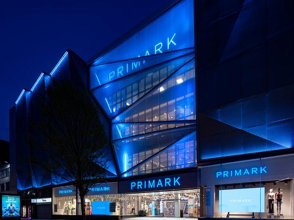 Primark riduce i prezzi dei suoi capi contro il carovita