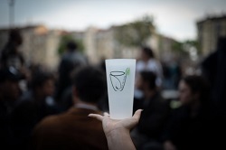 La sfida di GreenTo, bicchieri riutilizzabili nei locali della Movida