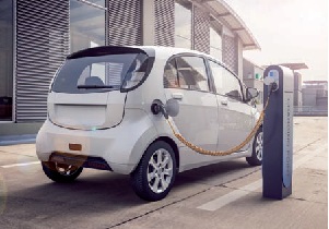 La svolta e-mobility dietro l’angolo