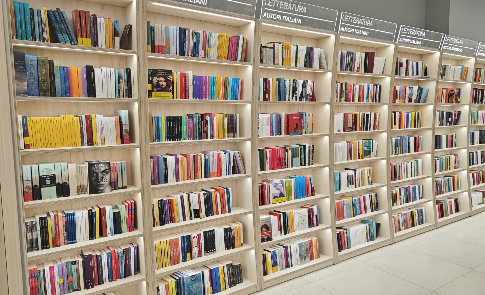 A Roma, il nuovo Mondadori Bookstore | MA