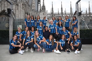 La Rinascente in campo con le ragazze dell'Inter