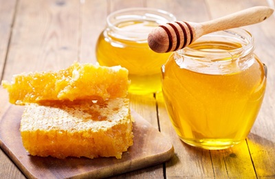 Miele: gli italiani lo consumano ogni settimana ma non lo conoscono abbastanza