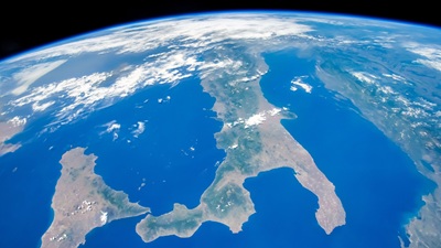 La produzione torna all’origine?