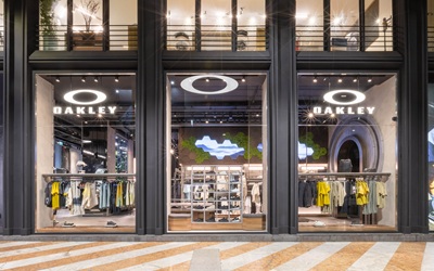 Oakley apre il suo nuovo store esperienziale nel cuore di Milano