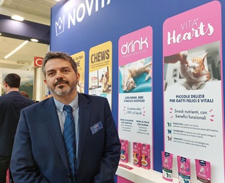 Vitakraft: supercoccole con snack e activity toys