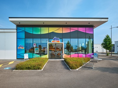 Per dm il primo report di sostenibilità che coinvolge tutti i Paesi del Gruppo