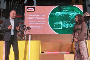 Cartucce in cartone per sigillanti e adesivi Pattex