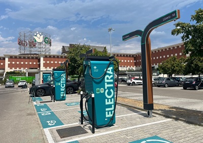 Accordo Electra-Eurocommercial: nuove stazioni di ricarica ultraveloce nel Centro-Nord