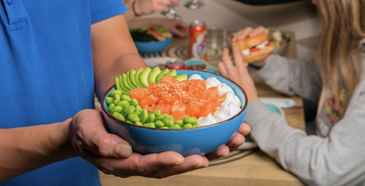 La qualità del salmone norvegese si unisce al gusto di poké e sushi