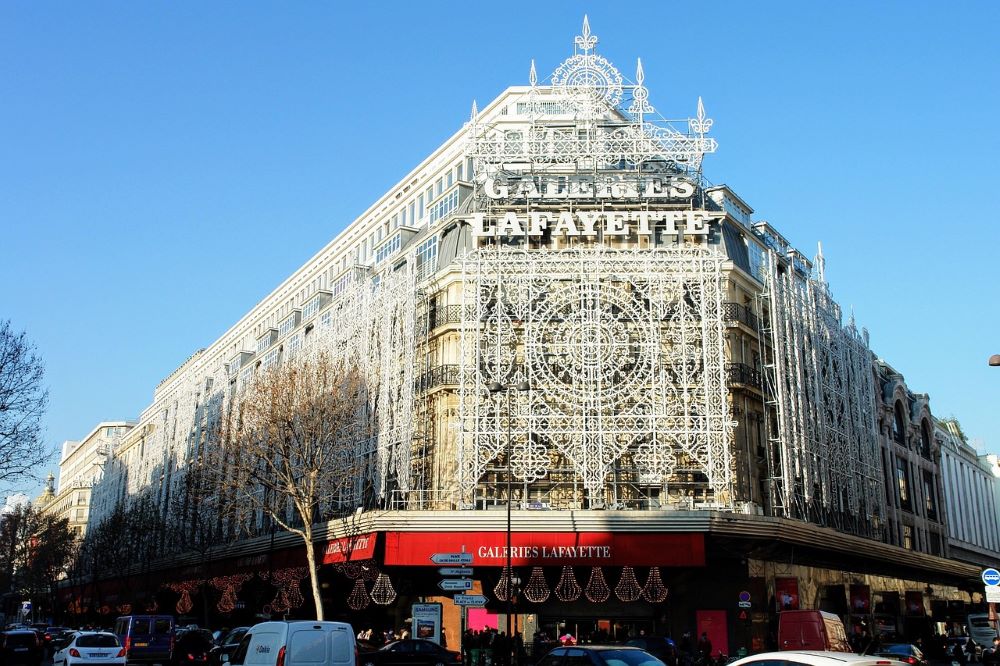 Shein aprirà i primi negozi permanenti in Francia