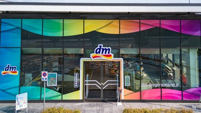 dm inaugura il suo primo store a Ravenna