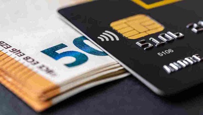 Moneta elettronica sempre meno cara