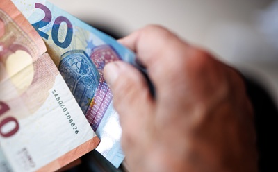 Immigrazione: 8,3 miliardi di rimesse