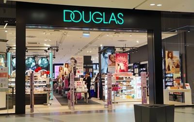 Douglas, il profumo del rilancio
