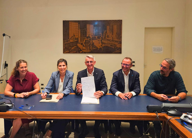 FederlegnoArredo rinnova il Ccnl legno-arredo