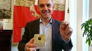 Trasformare i mozziconi di sigaretta in fiori