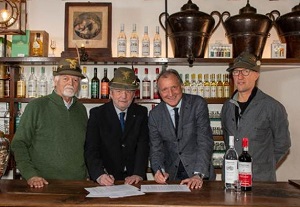 Distilleria Nardini rinnova l'accordo con gli Alpini